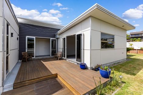 Photo of property in 10e Long Place, Frankleigh Park, New Plymouth, 4310