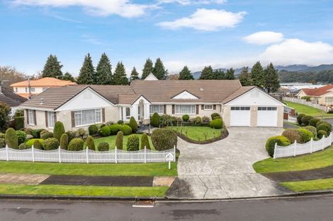 Photo of property in 19 Comeskey Grove, Elderslea, Upper Hutt, 5018