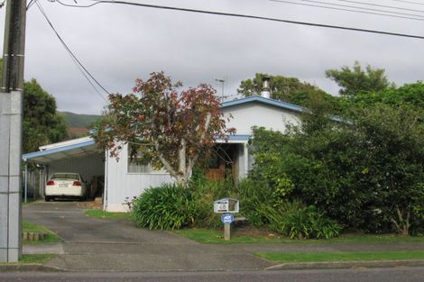 Photo of property in 68 Rimu Street, Waikanae, 5036