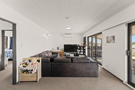 Photo of property in 6a Cutfield Street, Inglewood, 4330