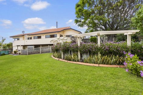 Photo of property in 17 Charlotte Street, Stanmore Bay, Whangaparaoa, 0932
