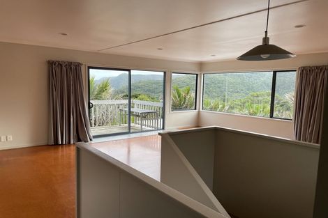Photo of property in 19 Rayner Road, Piha, New Lynn, 0772