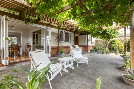 Photo of property in 153 Gloucester Street, Taradale, Napier, 4112