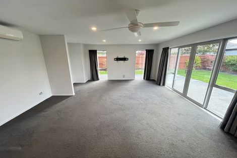 Photo of property in 11 Oakdene Place, Halswell, Christchurch, 8025