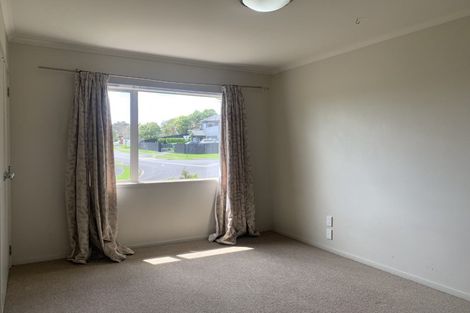 Photo of property in 1 Luna Place, Henderson, Auckland, 0612