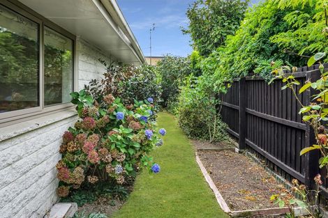 Photo of property in 2/2a Chilcombe Street, Ilam, Christchurch, 8041