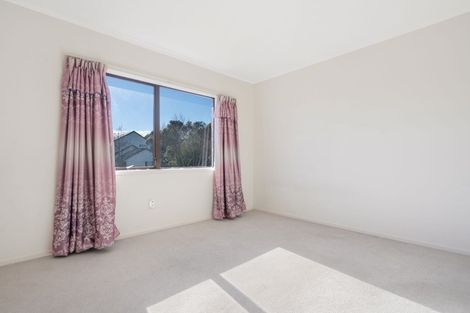 Photo of property in 65 Kurnell Drive, Botany Downs, Auckland, 2010