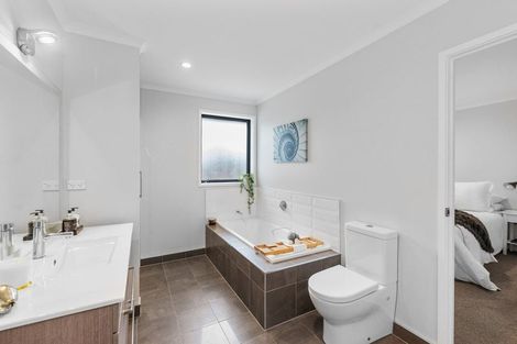Photo of property in 9 Maple Lane, Huapai, Kumeu, 0810