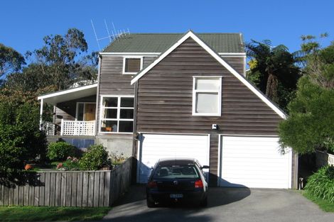Photo of property in 82 Churton Drive, Churton Park, Wellington, 6037