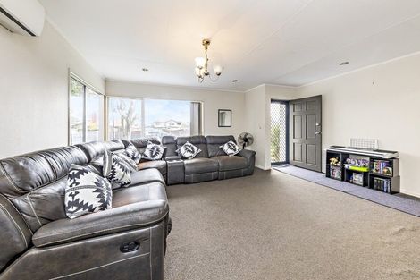 Photo of property in 2/1 Bledisloe Street, Papatoetoe, Auckland, 2104