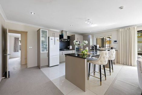 Photo of property in 16 Erceg Way, Rosehill, Papakura, 2113
