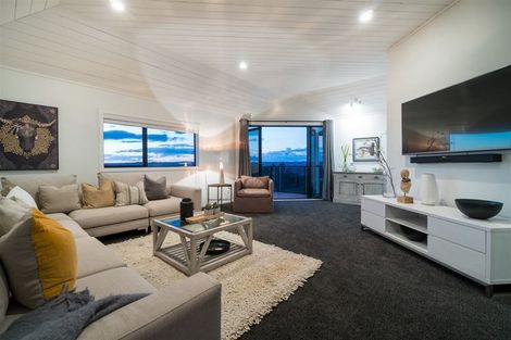 Photo of property in 5 Ti Tree Lane, Stanmore Bay, Whangaparaoa, 0932