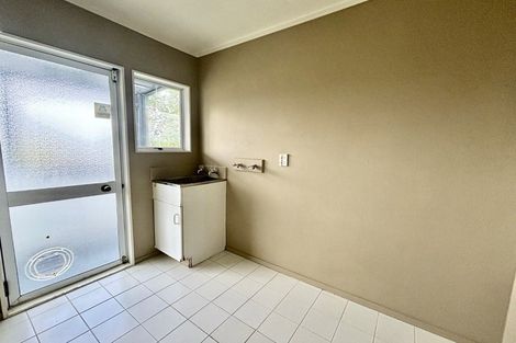 Photo of property in 1 Gosford Drive, Botany Downs, Auckland, 2010