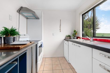 Photo of property in 27 Ocean Parade, Pukerua Bay, 5026