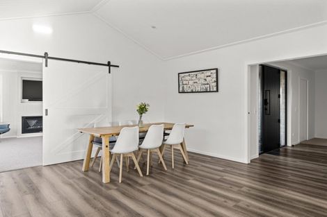 Photo of property in 2 Gabriela Close, Pyes Pa, Tauranga, 3112