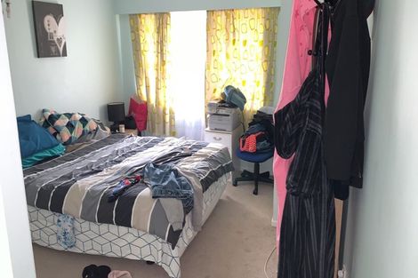 Photo of property in 23 Chivalry Road, Glenfield, Auckland, 0629