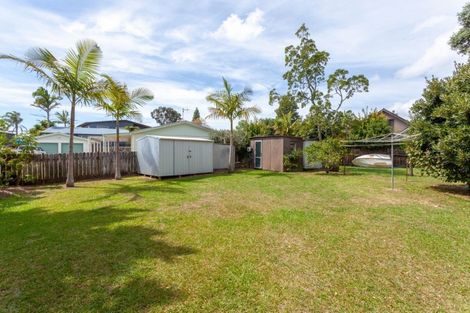 Photo of property in 127 Mckellar Place, Whangamata, 3620