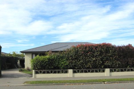 Photo of property in 41 Middlepark Road, Sockburn, Christchurch, 8042