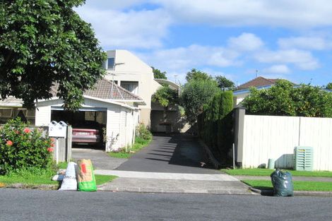 Photo of property in 2/35 Hattaway Avenue, Bucklands Beach, Auckland, 2012