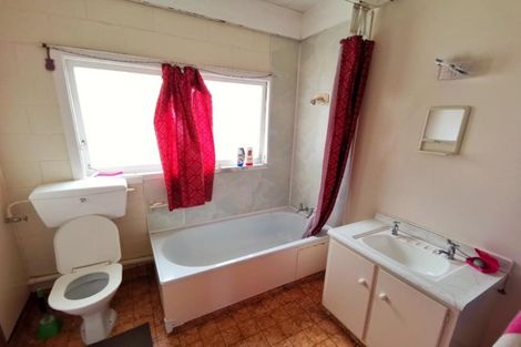 Photo of property in 1/22 Kelston Street, New Lynn, Auckland, 0600