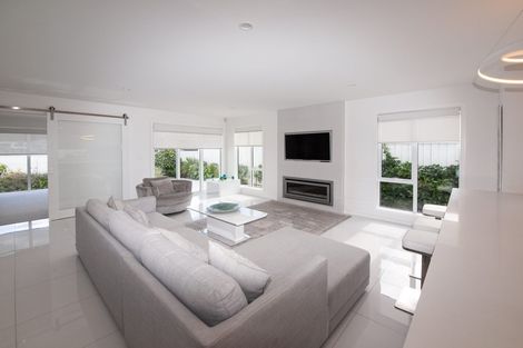 Photo of property in 5 Farnworth Terrace, Churton Park, Wellington, 6037