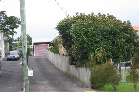 Photo of property in 1/16 Beatrice Avenue, Hillcrest, Auckland, 0627