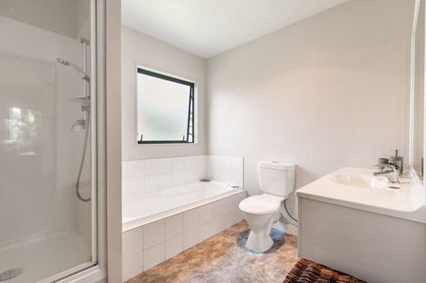 Photo of property in 2 Braeburn Place, Takanini, 2112