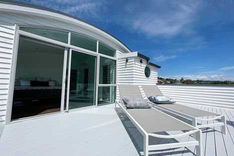 Photo of property in 1/40 Beulah Avenue, Rothesay Bay, Auckland, 0630