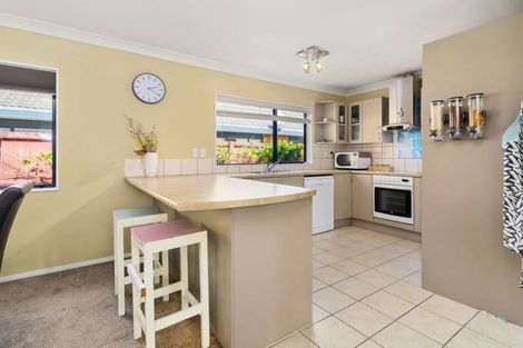 Photo of property in 56a Aquarius Drive, Kawaha Point, Rotorua, 3010