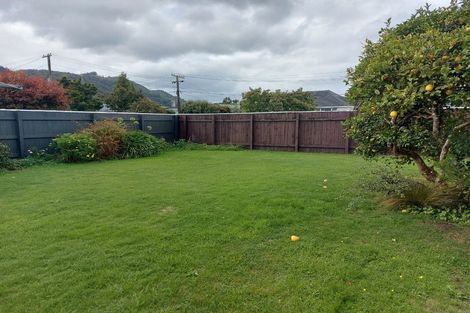 Photo of property in 1 Craig Grove, Elderslea, Upper Hutt, 5018