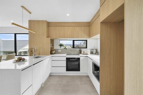 Photo of property in 28d Walker Road, Point Chevalier, Auckland, 1022
