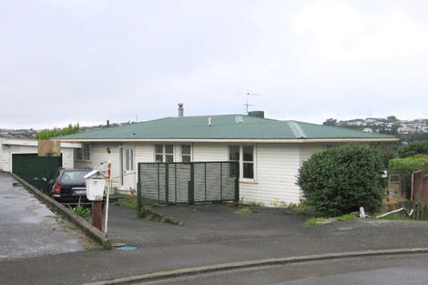 Photo of property in 11 Archbold Street, Newlands, Wellington, 6037