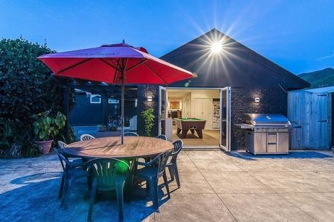 Photo of property in 32 Kapanui Road, Waikanae, 5036