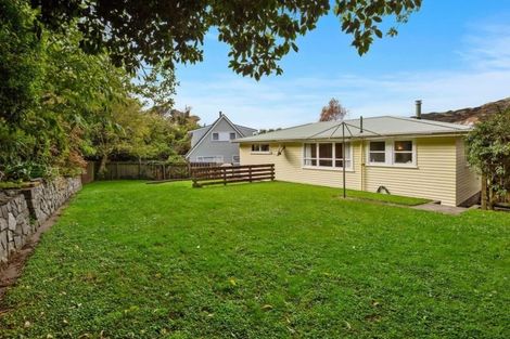 Photo of property in 10 Rembrandt Avenue, Tawa, Wellington, 5028