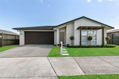 Photo of property in 5 Wick Place, Wattle Downs, Auckland, 2103
