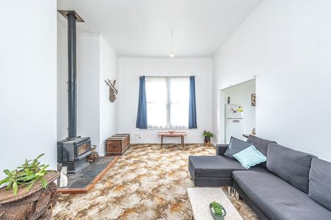 Photo of property in 213 Puriri Street, Castlecliff, Whanganui, 4501