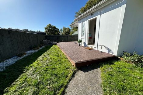 Photo of property in 18 Young Grove, Stokes Valley, Lower Hutt, 5019