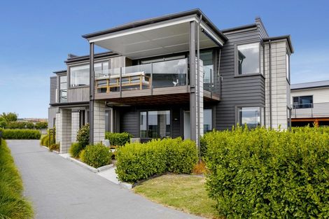 Photo of property in 12 Pukenamu Road, Rainbow Point, Taupo, 3330
