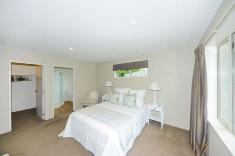 Photo of property in 5 Willowview Drive, Redwood, Christchurch, 8051