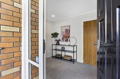 Photo of property in 17d Kinross Drive, Merrilands, New Plymouth, 4312