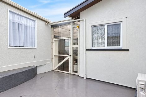 Photo of property in 27 Ngamotu Road, Moturoa, New Plymouth, 4310