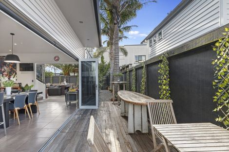 Photo of property in 30b Oceanview Road, Mount Maunganui, 3116