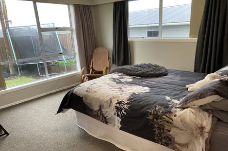 Photo of property in 8 Evelyn Place, Welbourn, New Plymouth, 4310