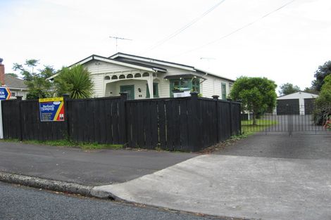 Photo of property in 52 Coronation Road, Mangere Bridge, Auckland, 2022