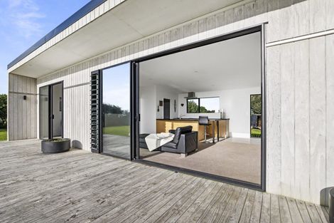 Photo of property in 317 Porikapa Road, Warea, New Plymouth, 4381