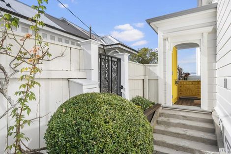 Photo of property in 18 Central Terrace, Kelburn, Wellington, 6012