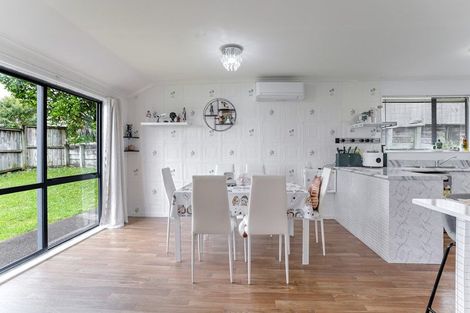 Photo of property in 115c Woodglen Road, Glen Eden, Auckland, 0602