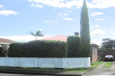 Photo of property in 13 Shortland Street, Regent, Whangarei, 0112