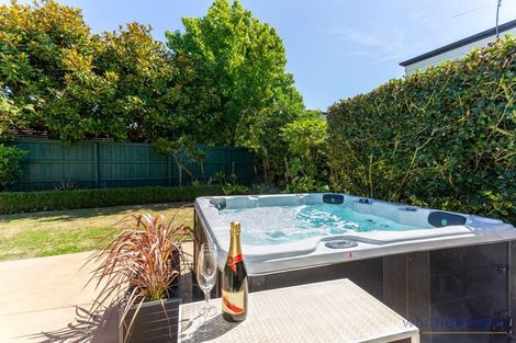 Photo of property in 8 Jane Deans Close, Riccarton, Christchurch, 8011
