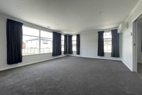 Photo of property in 4 Chapman Road, Te Atatu Peninsula, Auckland, 0610